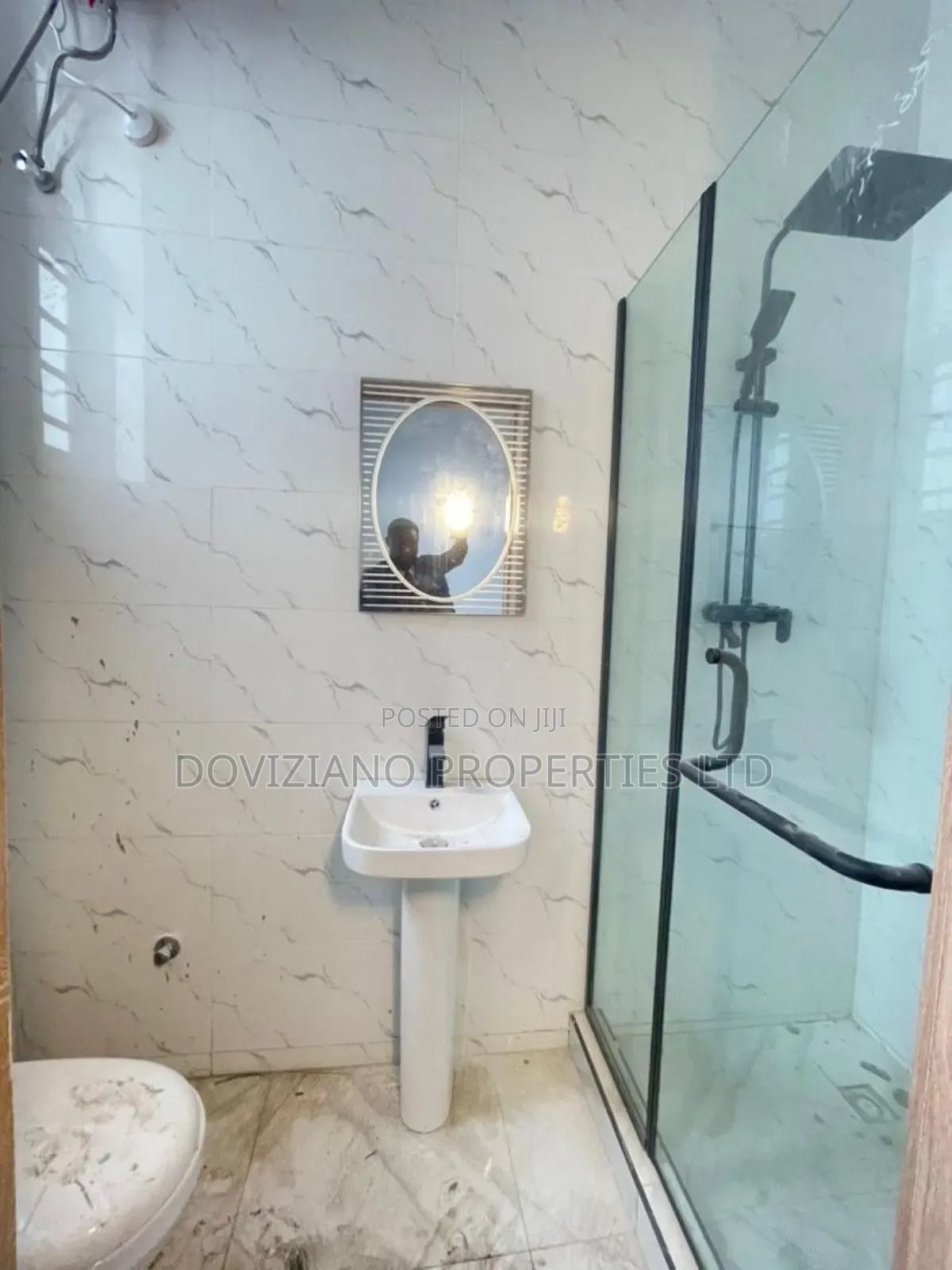 4bdrm Duplex in Chevron for sale
