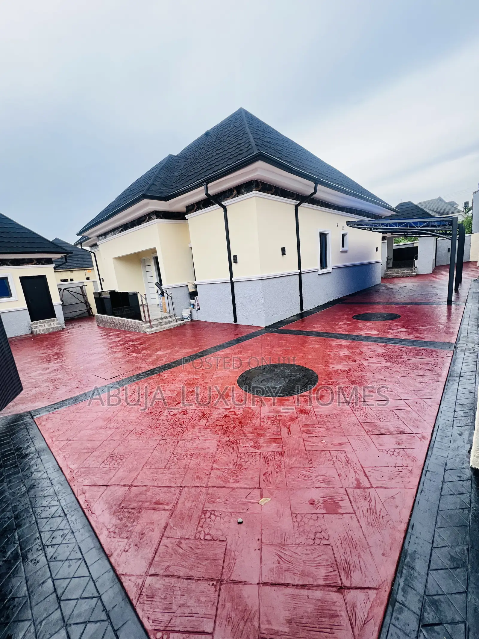 3bdrm Bungalow in Efab Queens, Karsana for sale