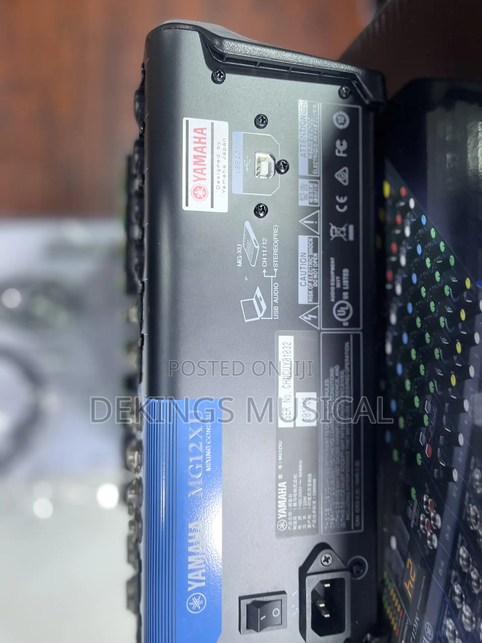 Yamaha Mixer Mg12xu 12 Channels Live Mixer With Usb and SPX Effects.