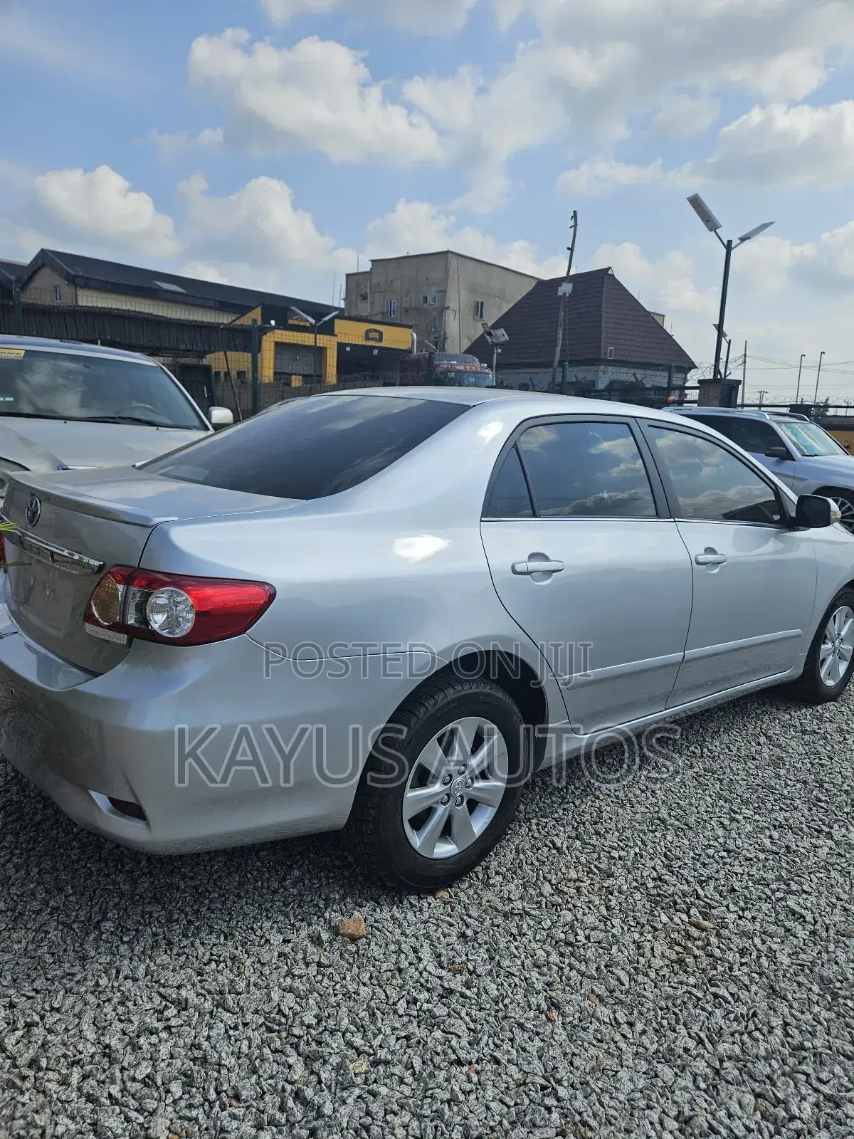 Toyota Corolla LE 4dr Sedan (1.8L 4cyl 4A) 2012 Silver