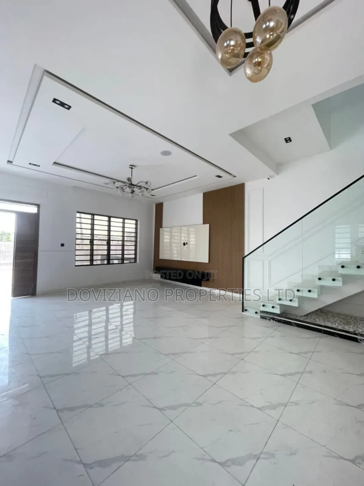4bdrm Duplex in Chevron for sale