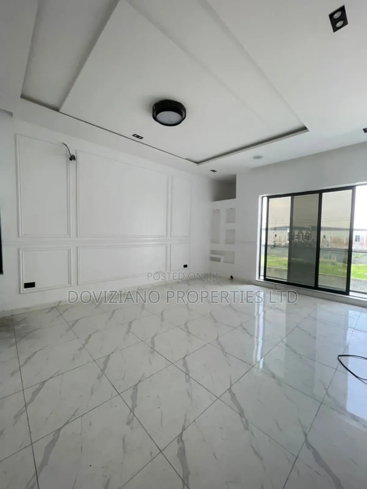 4bdrm Duplex in Chevron for sale