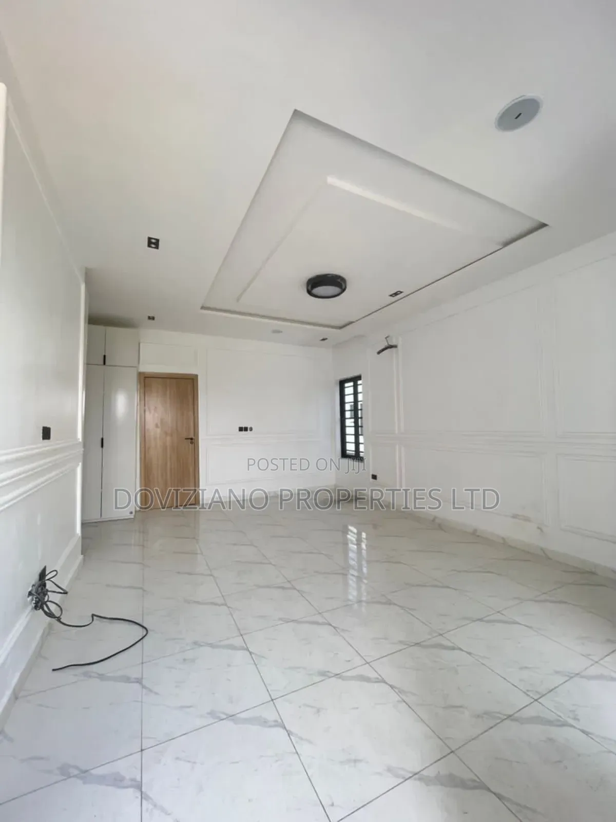 4bdrm Duplex in Chevron for sale