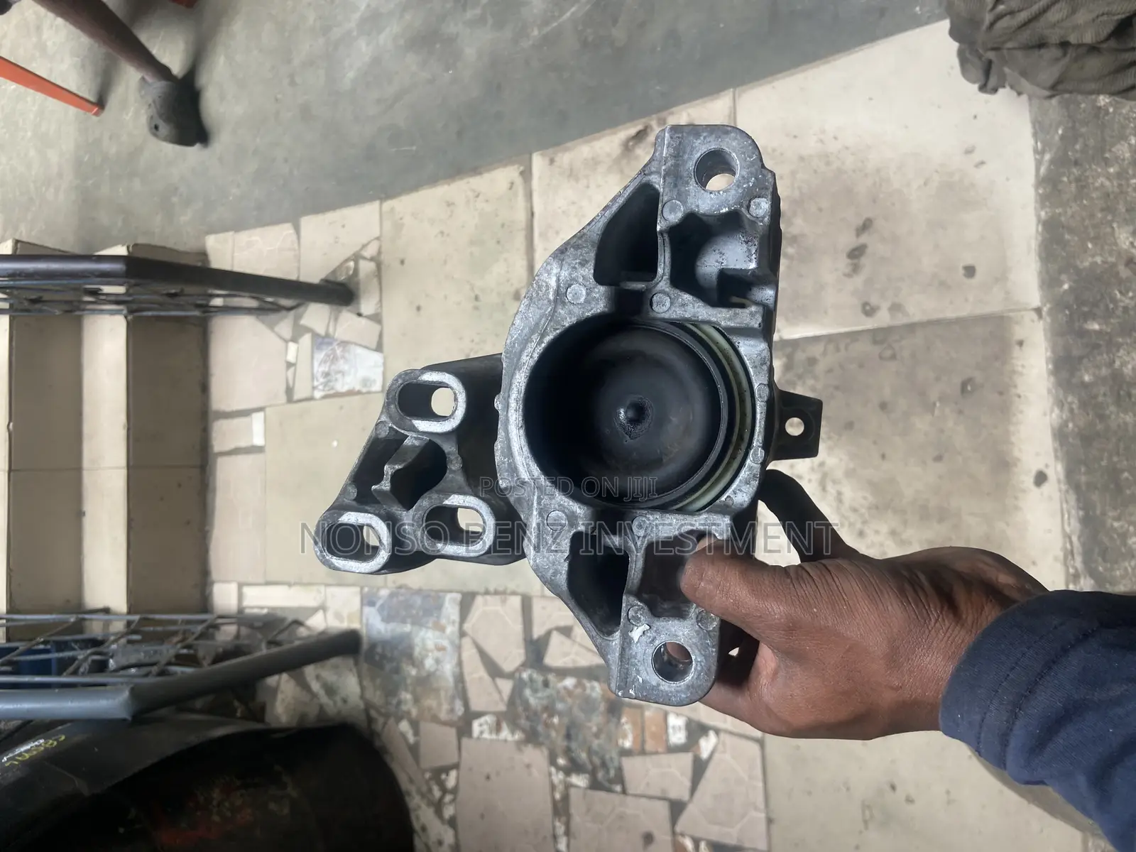 Gearbox Mount/Seat Cla, Gla