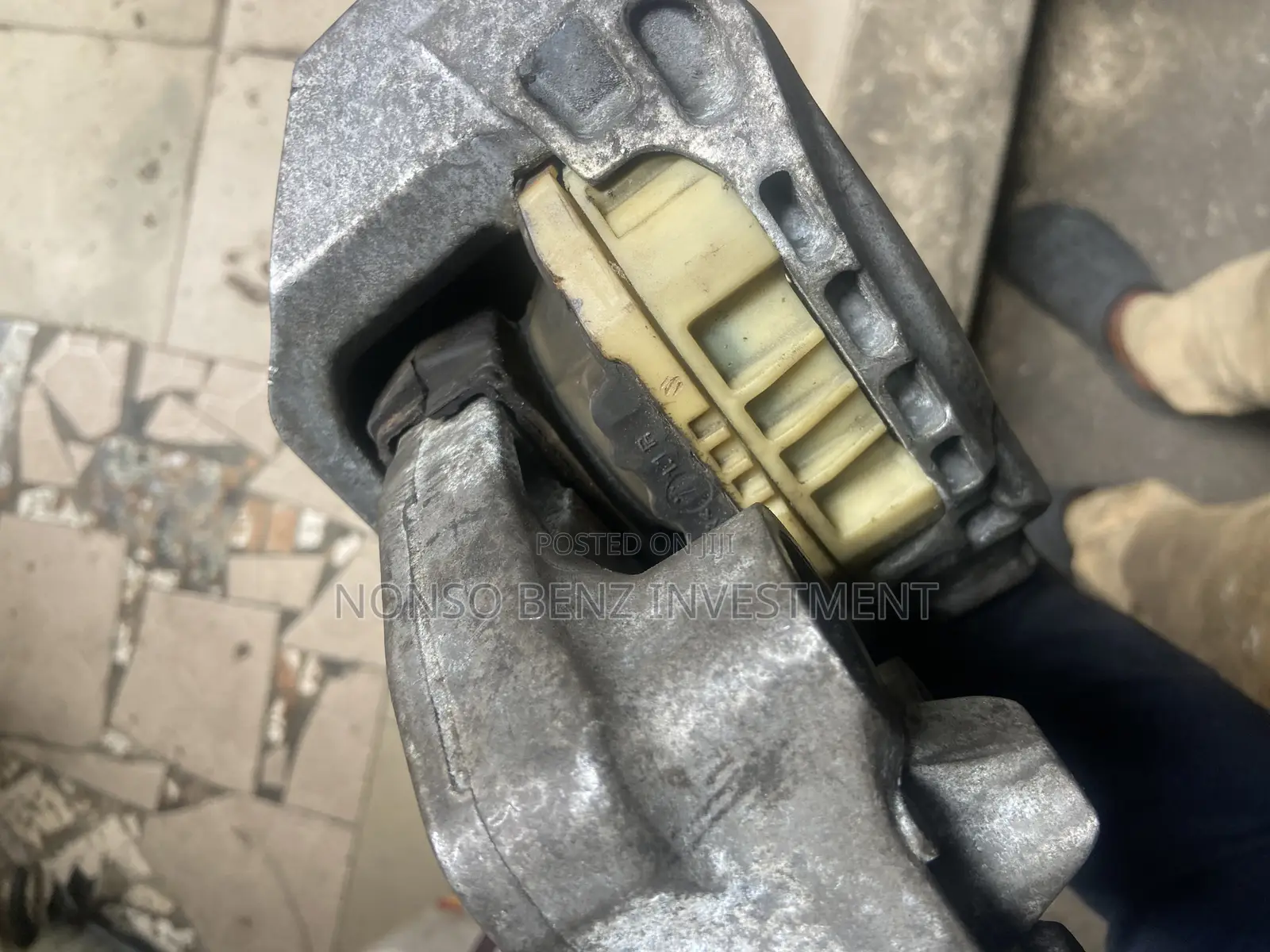 Gearbox Mount/Seat Cla, Gla