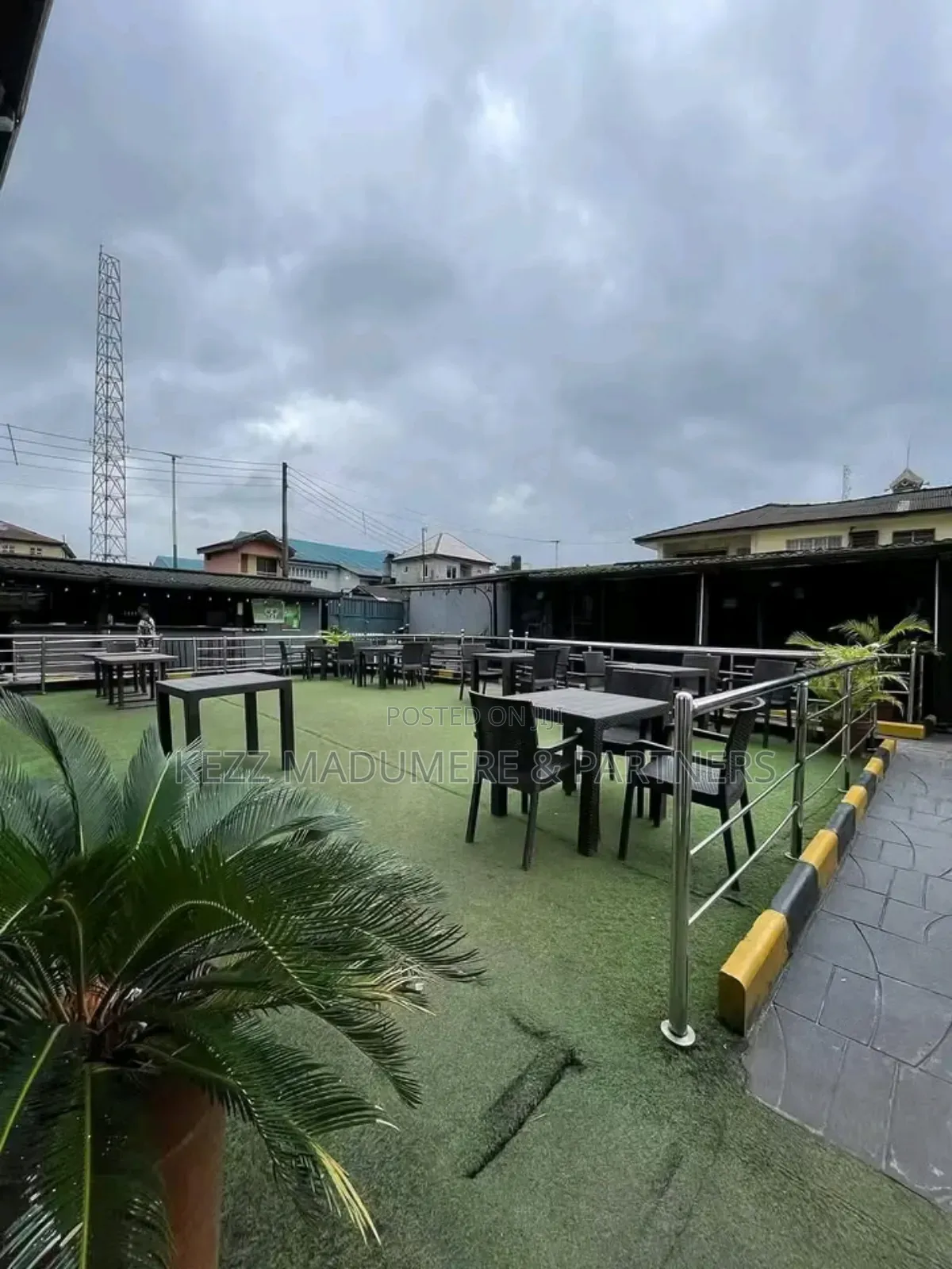 For Sale : 10 Rooms Hotel in Port Harcourt