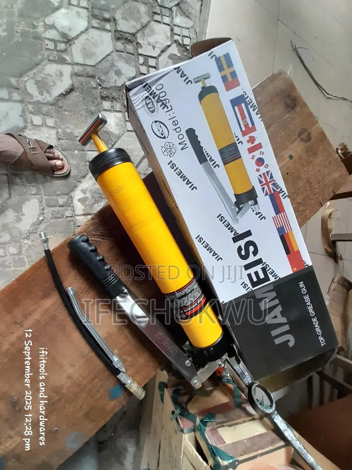 Heavy-Duty Grease Gun 12000 Psi