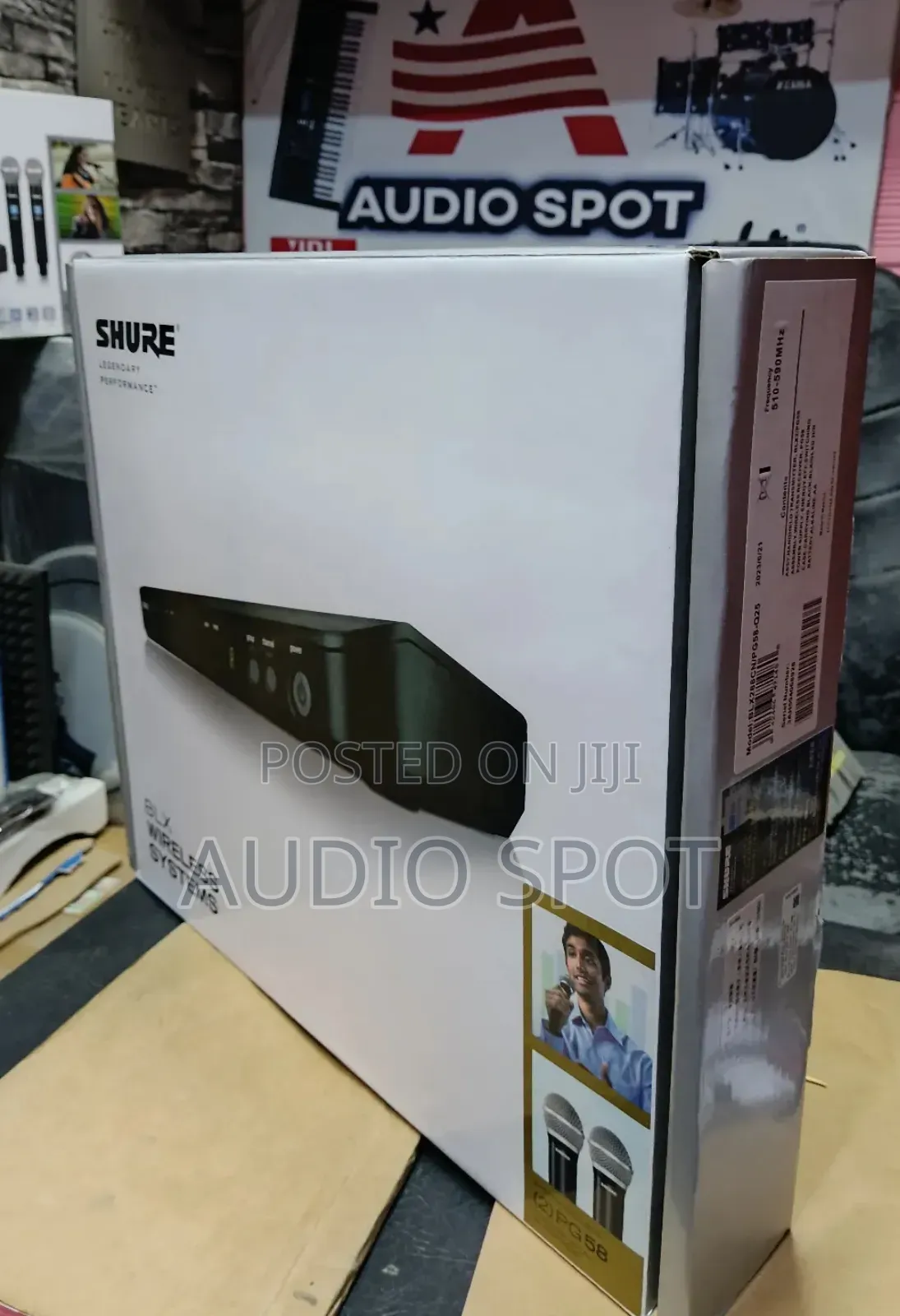 Shure Blx288/Pg58 Wireless Dual Vocal System With 2 Pg58 Handheld Tran