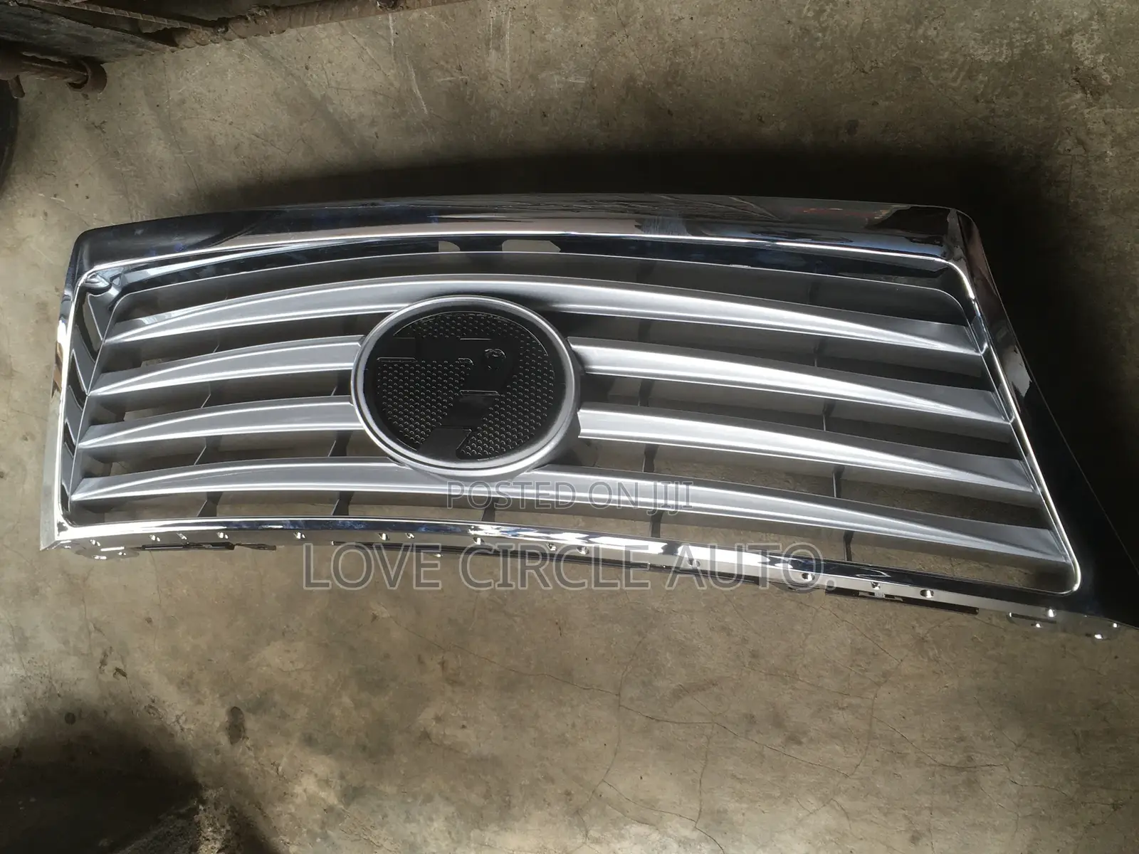 Front Grill Es 350 2010