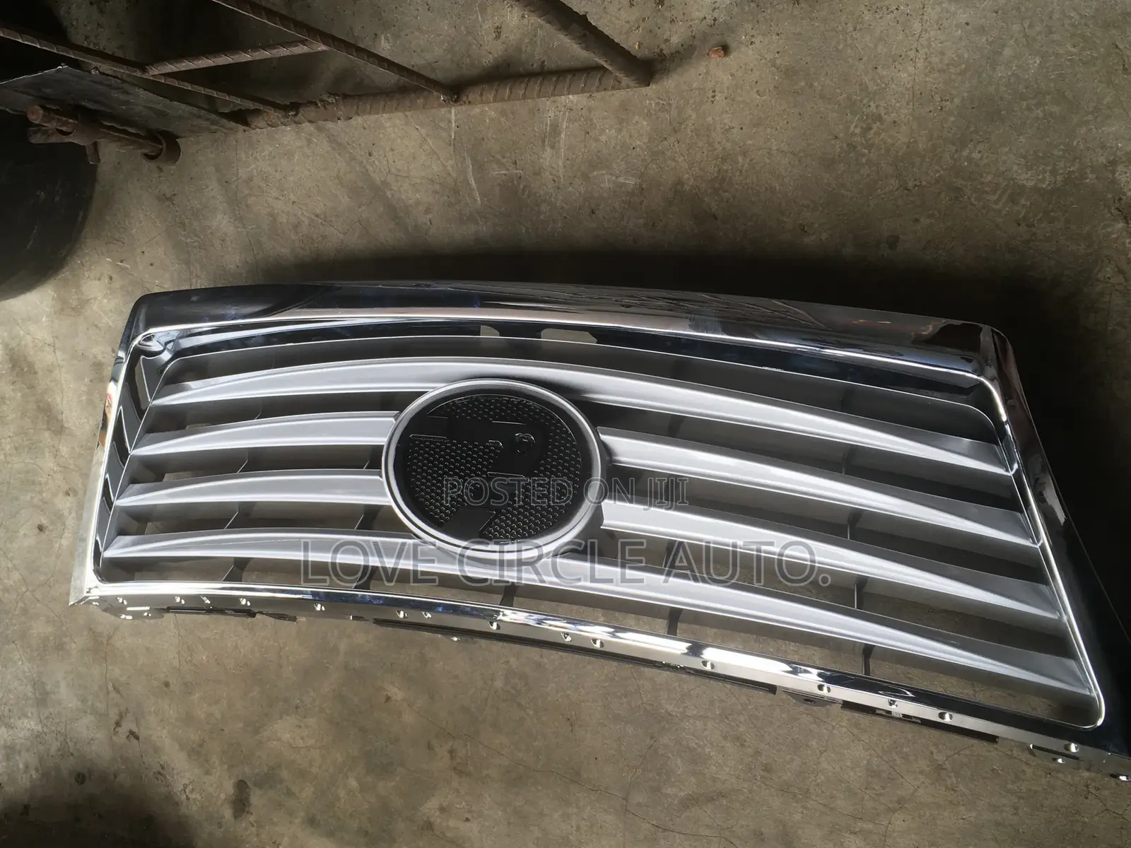 Front Grill Es 350 2010