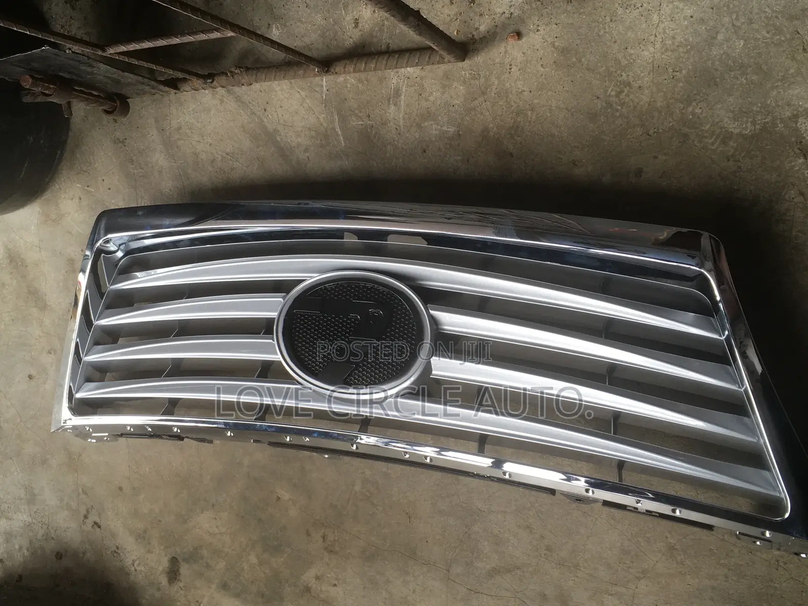 Front Grill Es 350 2010