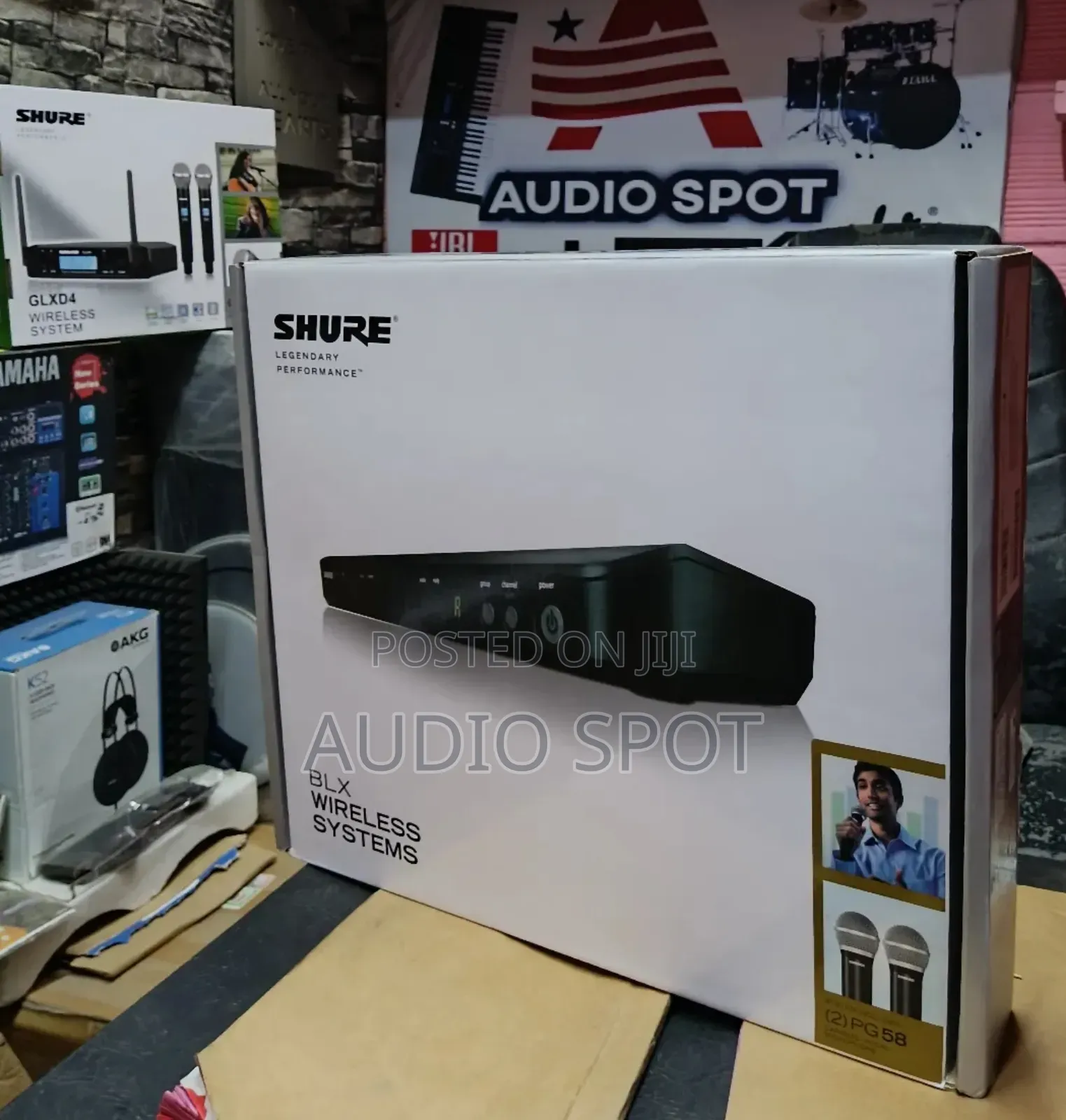 Shure Blx288/Pg58 Wireless Dual Vocal System With 2 Pg58 Handheld Tran