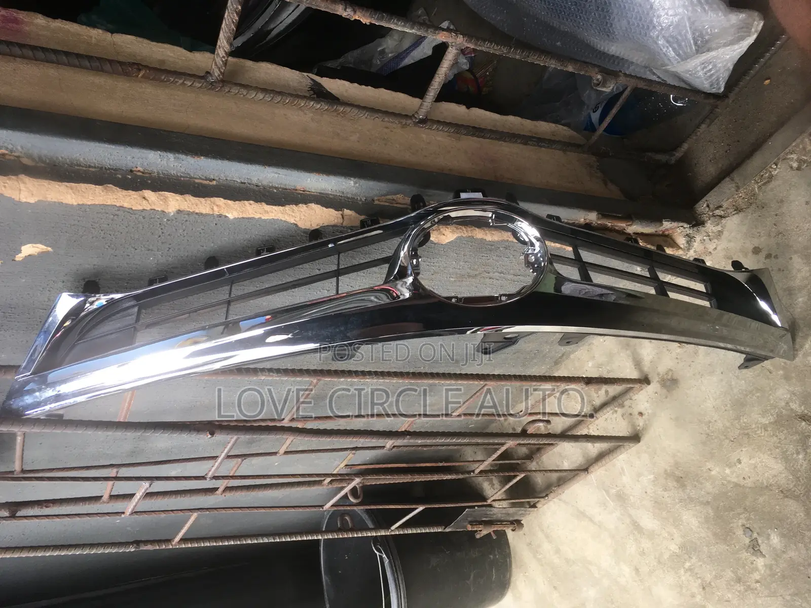 Front Grill Avalon 2015