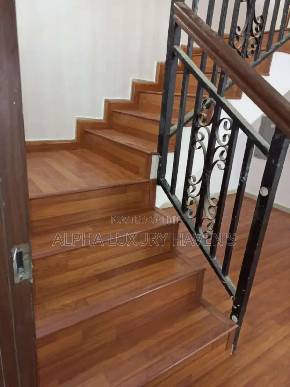 Wooden Floors / SPC /Vinyl /Herringbone Sales and Installation