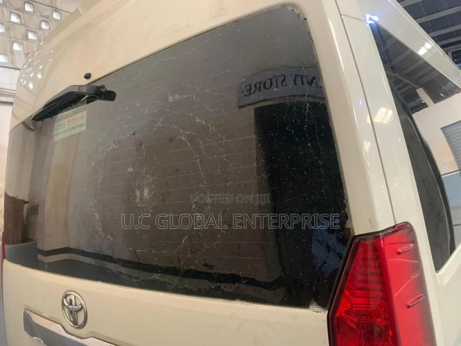 Back Windscreen Glass for Hiace Hummer Bus 2020 Available