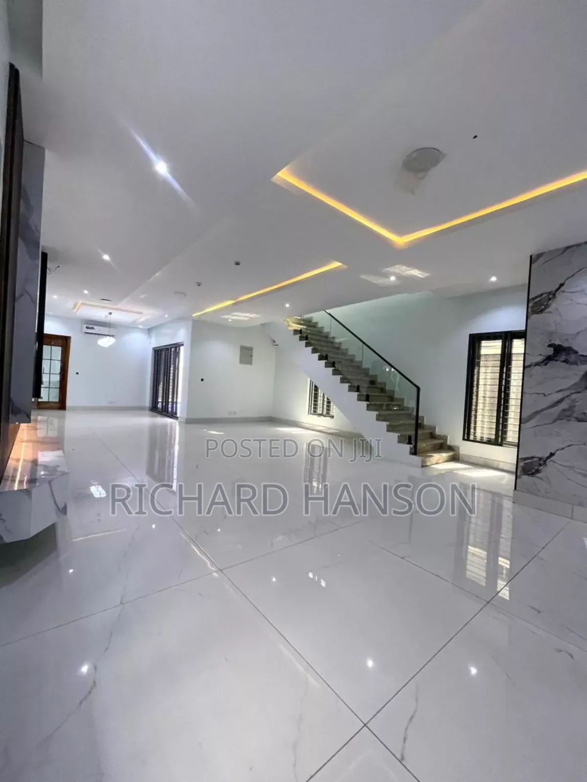 5bdrm Duplex in Inside Lekki Phase 1 for sale