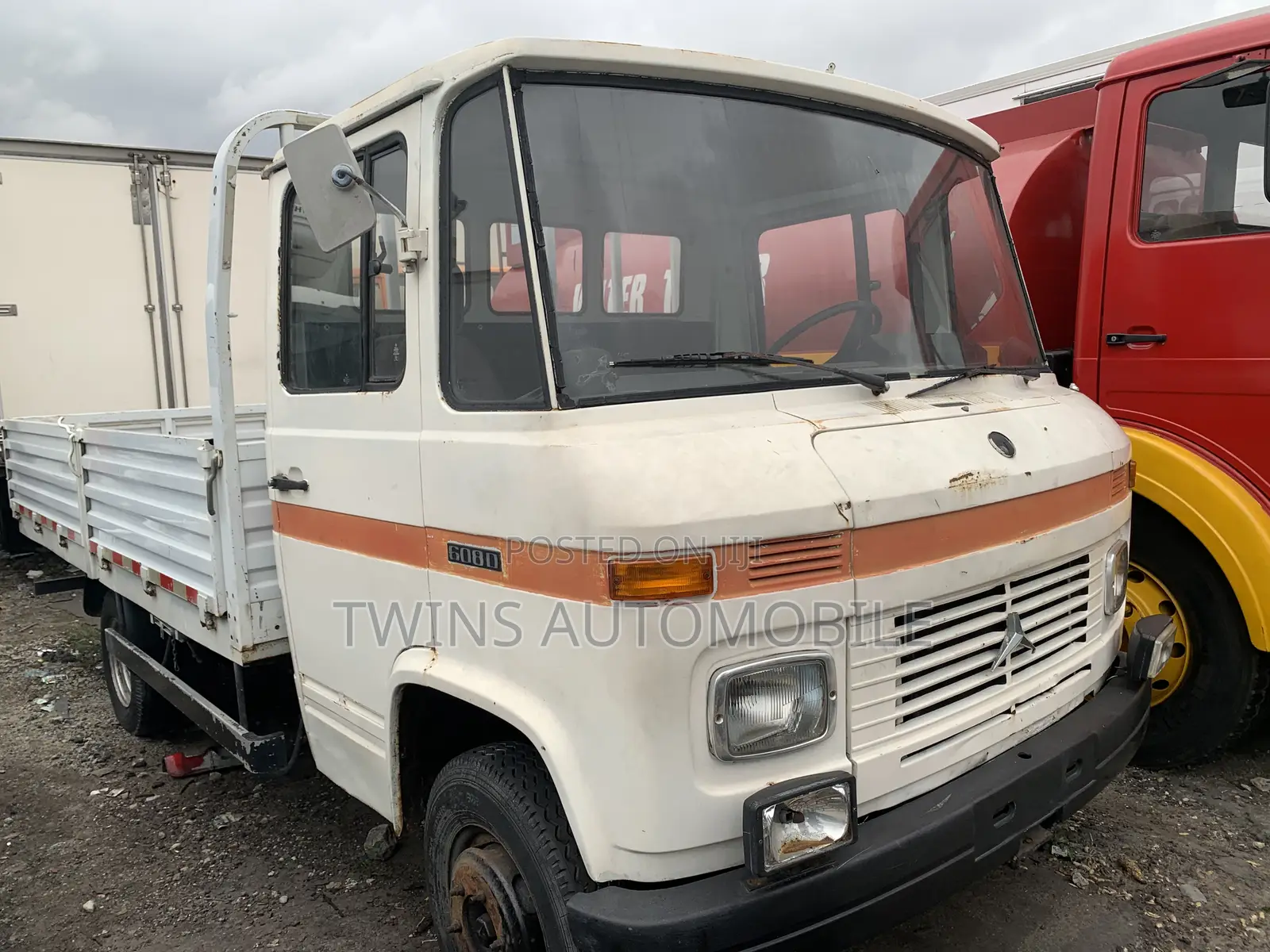 Mercedes-Benz 608 Pick Up
