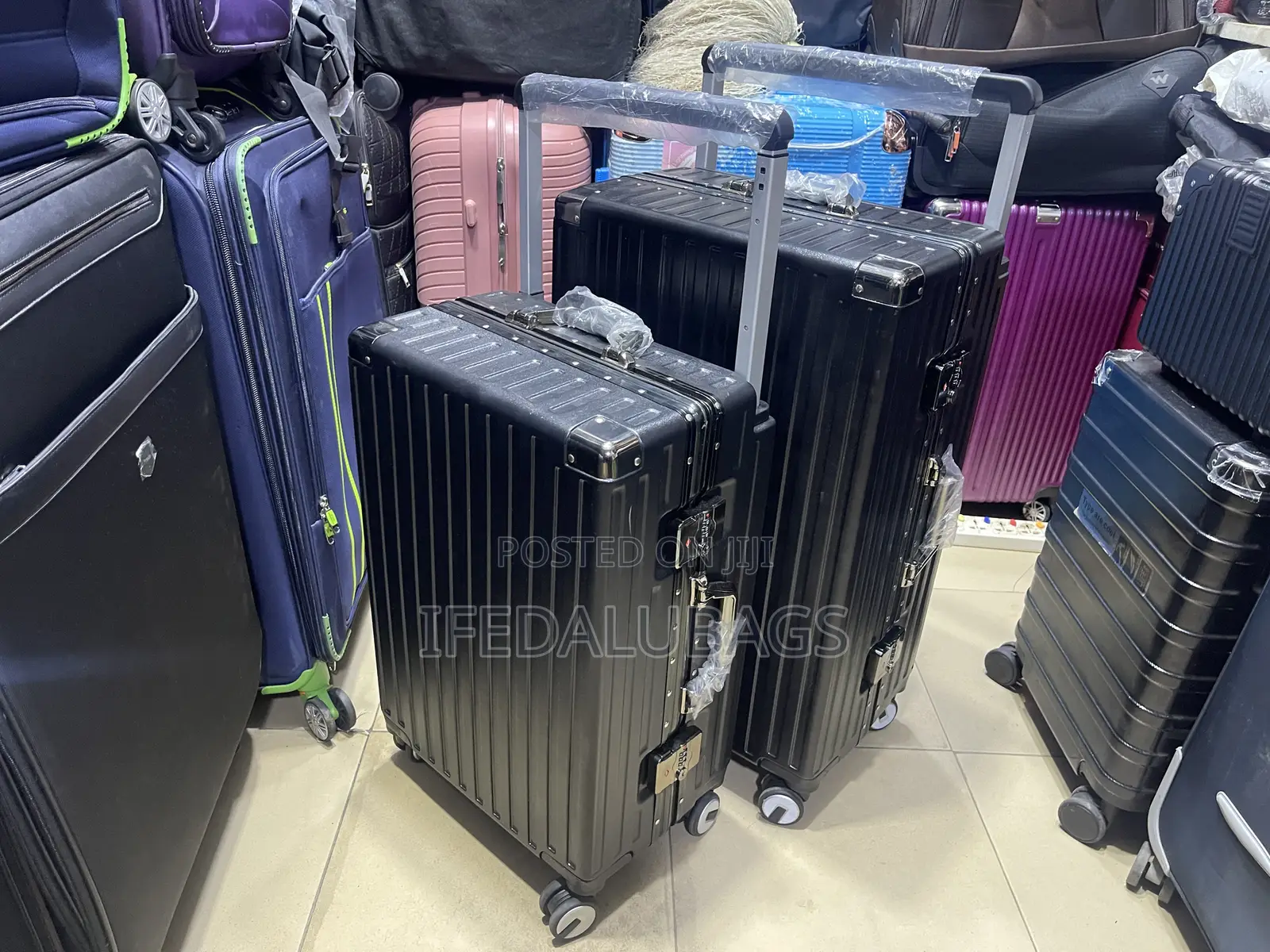 Set of Quality Aluminium Frame Wide Pole Travel Luggage