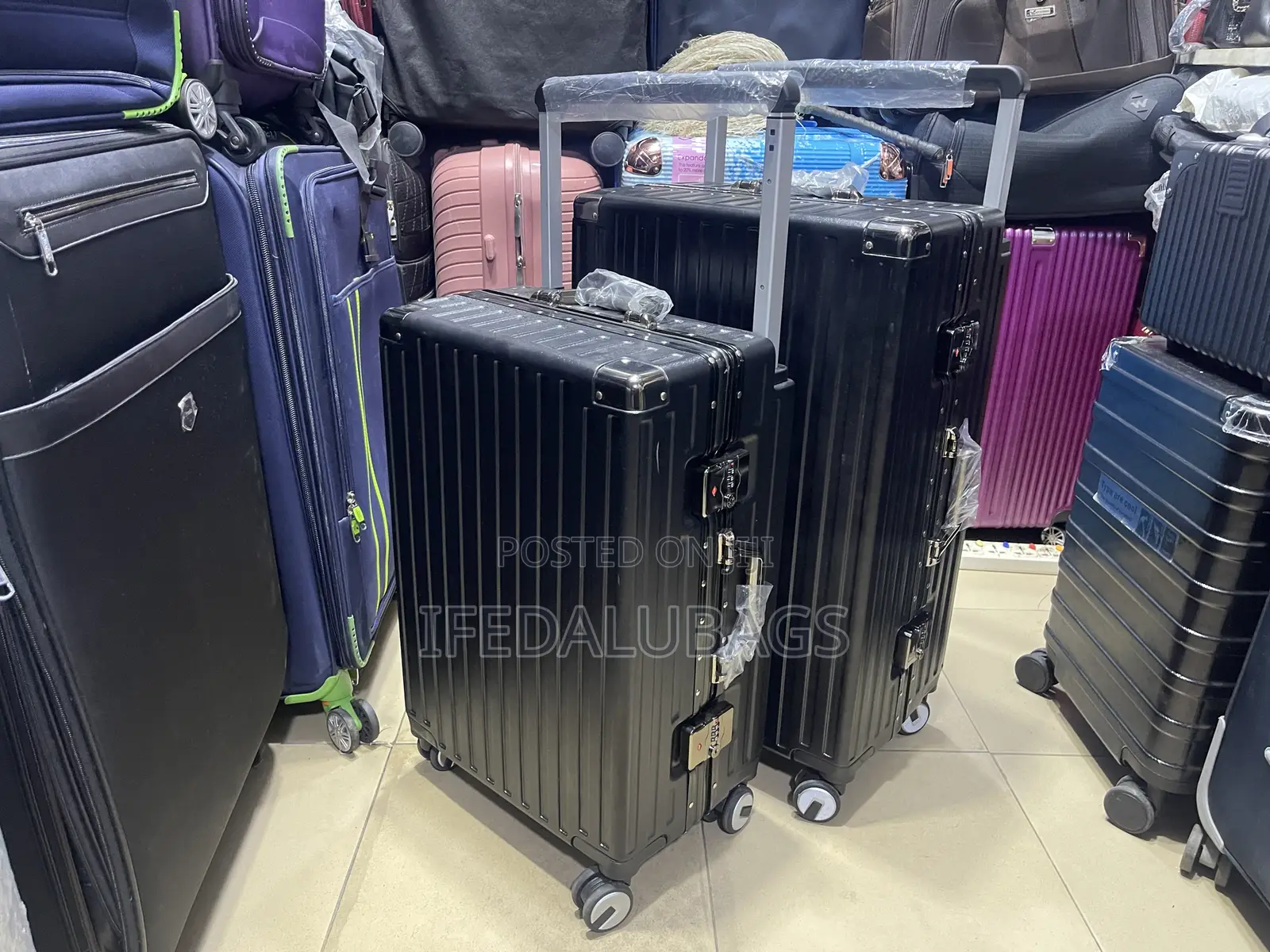 Set of Quality Aluminium Frame Wide Pole Travel Luggage