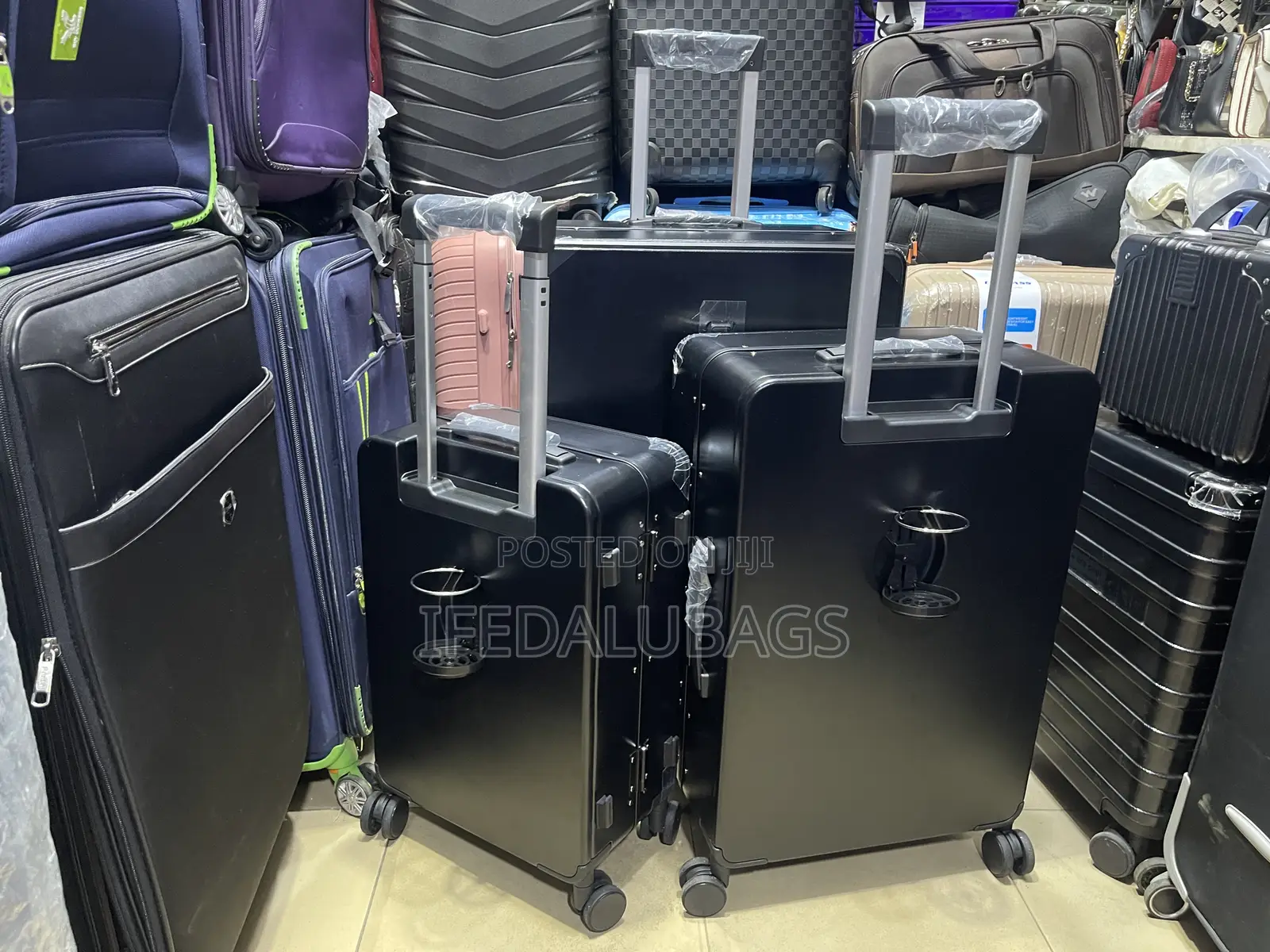 High Quality Black Travel Luggage With Cup Holder