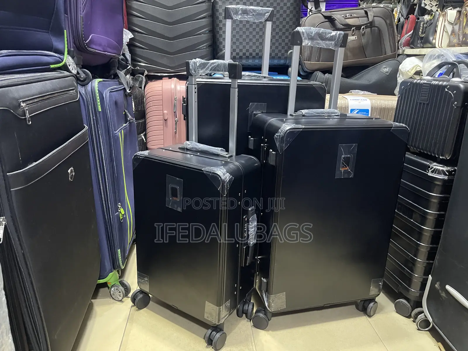 High Quality Black Travel Luggage With Cup Holder