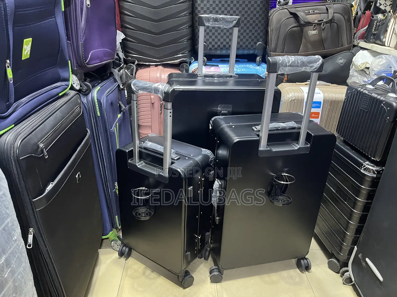 High Quality Black Travel Luggage With Cup Holder