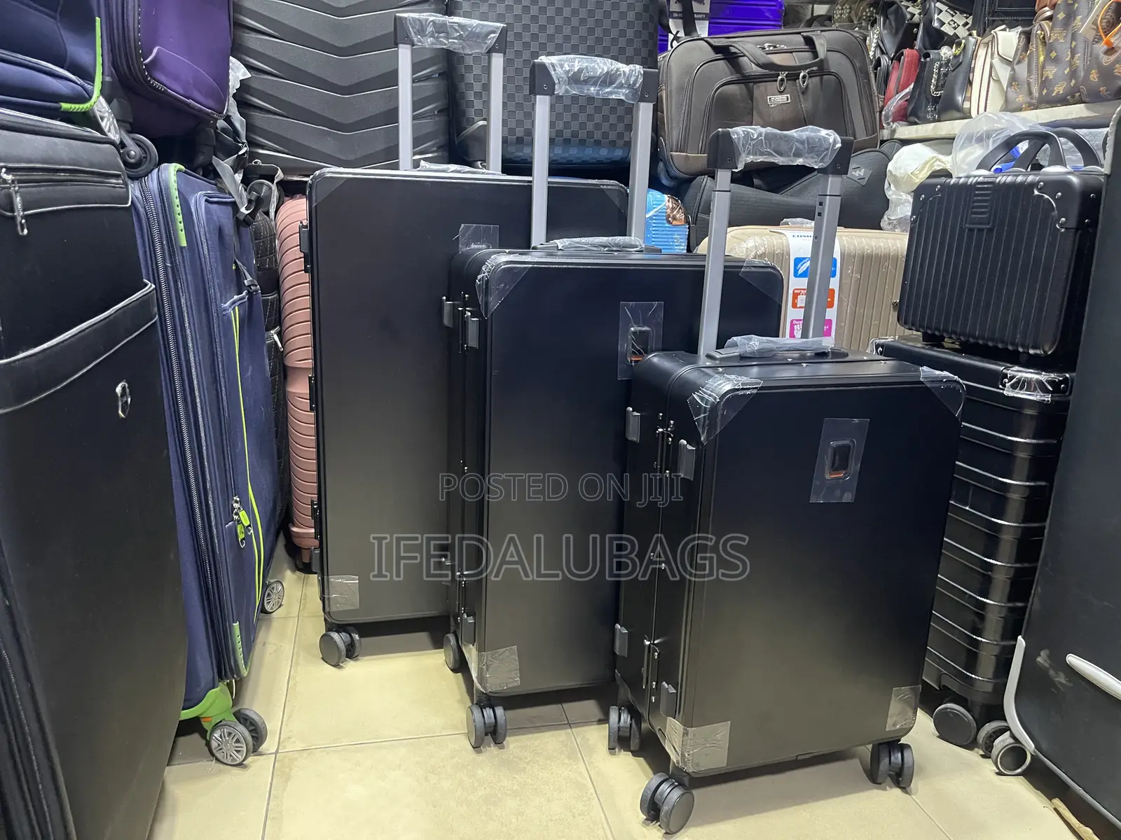High Quality Black Travel Luggage With Cup Holder