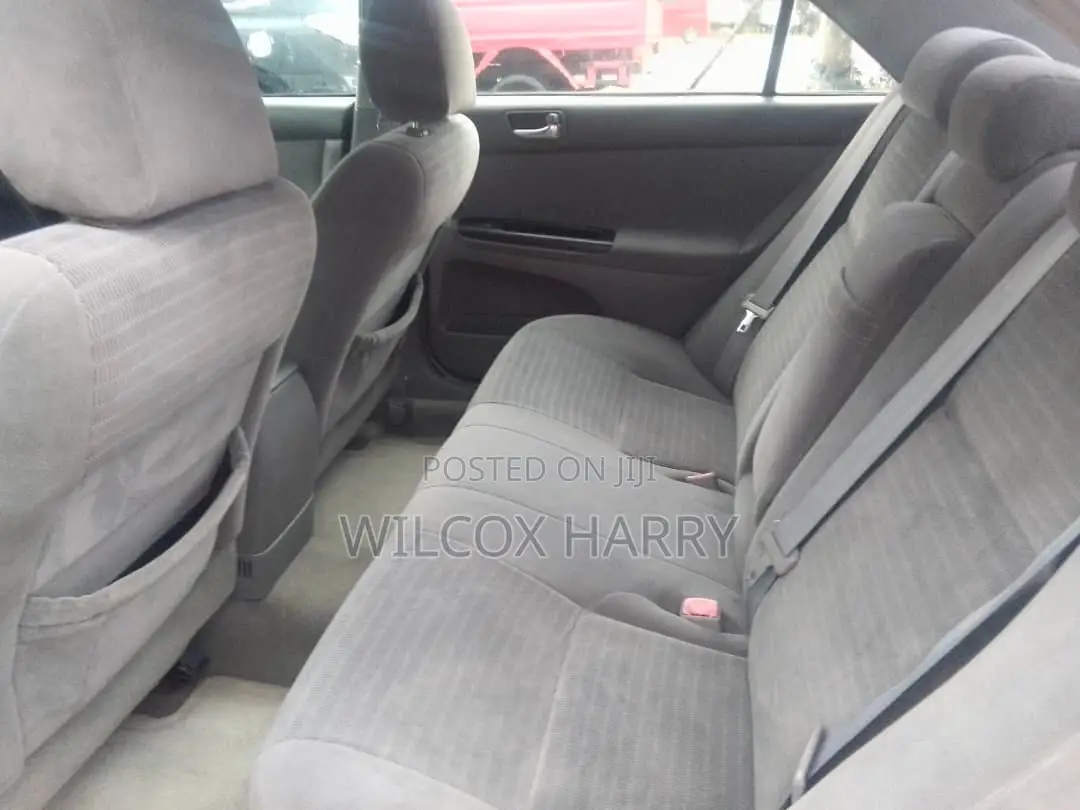 Toyota Camry LE V6 4dr Sedan (3.0L 6cyl 5A) 2005 Silver