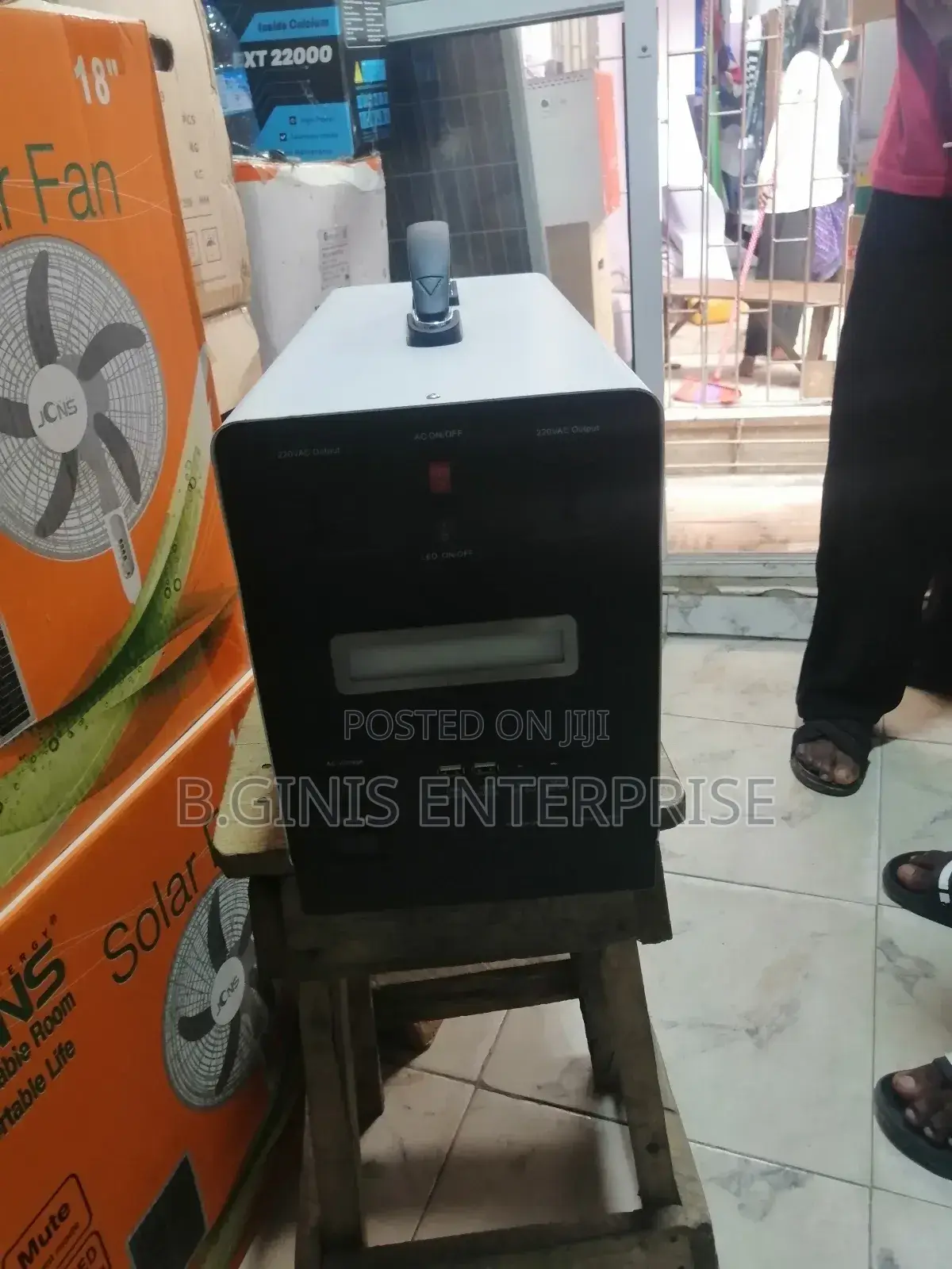 1500w Solar Generator With 300w Panel