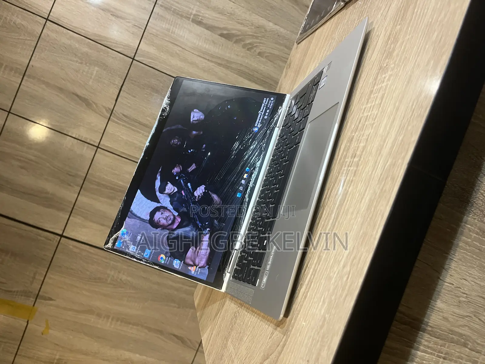 HP 8 256 GB