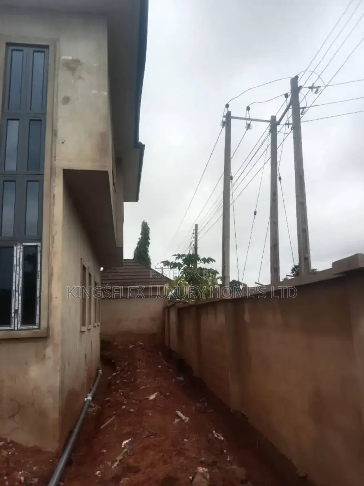 6bdrm Duplex in Nill, Enugu for sale