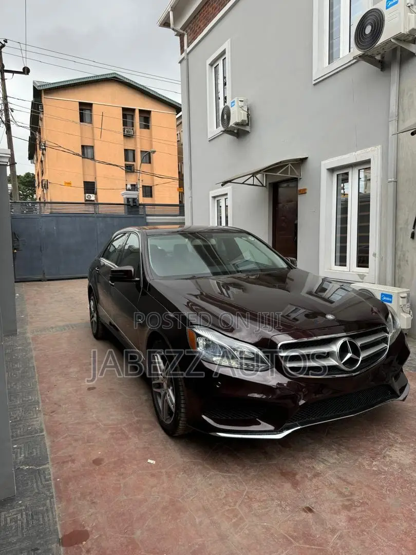 Mercedes-Benz E200 2013 Brown