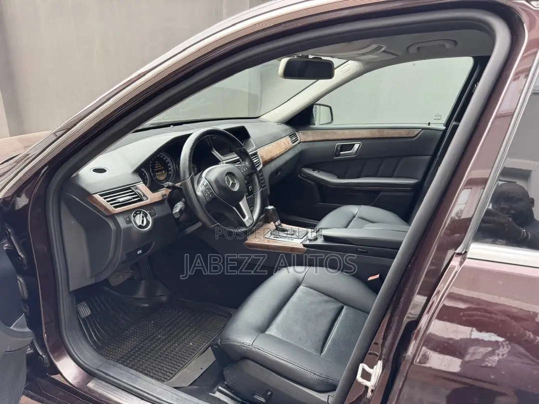 Mercedes-Benz E200 2013 Brown