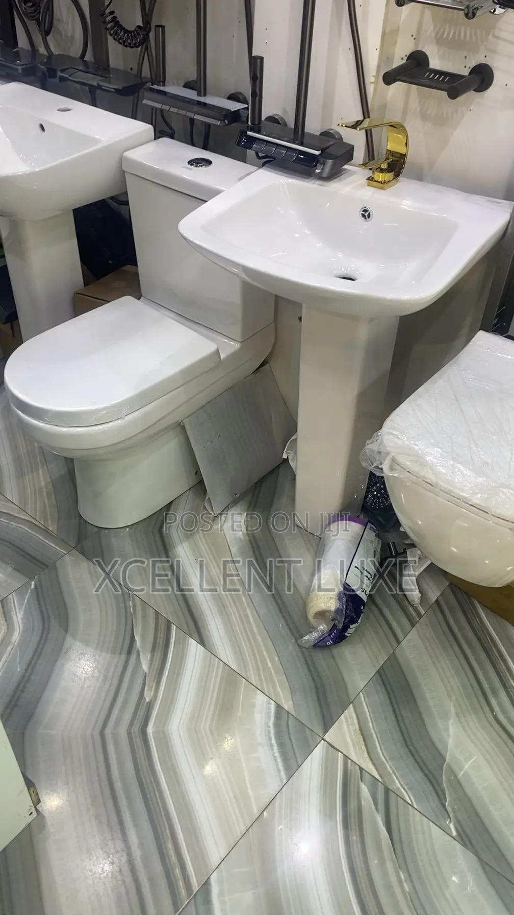Executive Golden Diamond Water Closet