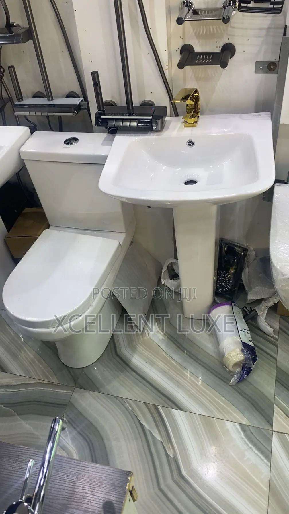 Executive Golden Diamond Water Closet
