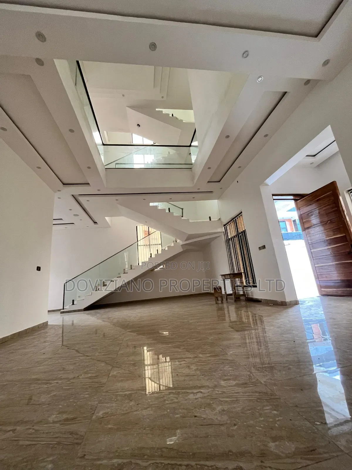5bdrm Duplex in Lekki Phase 1 for sale