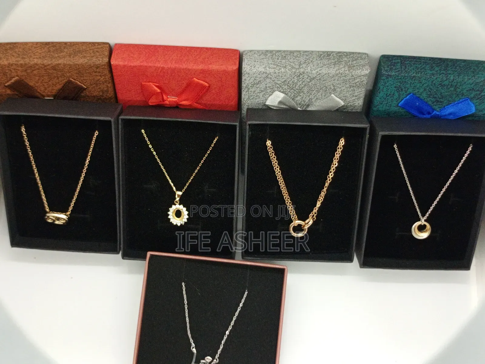 Beautiful Casual Ladies Neck Chains