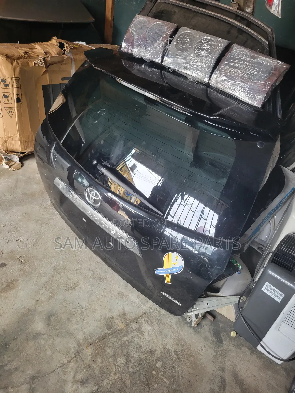 Toyota Highlander 2012 Model Complete Booth Neat One