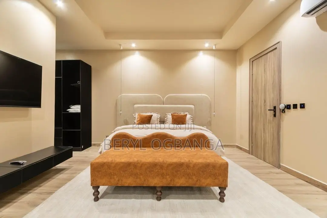 Cozy and Luxurious One Bedroom Loft Apartment.