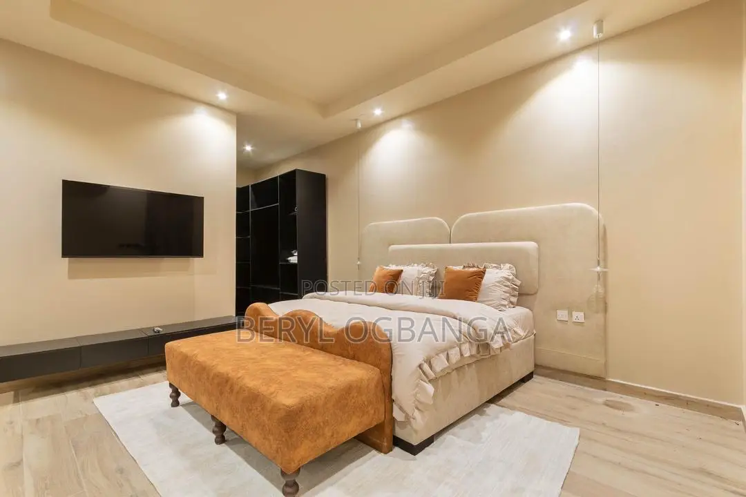Cozy and Luxurious One Bedroom Loft Apartment.