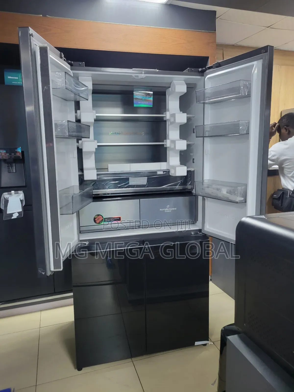 Hisense Side by Side Glass Mirror Face With Dispenser