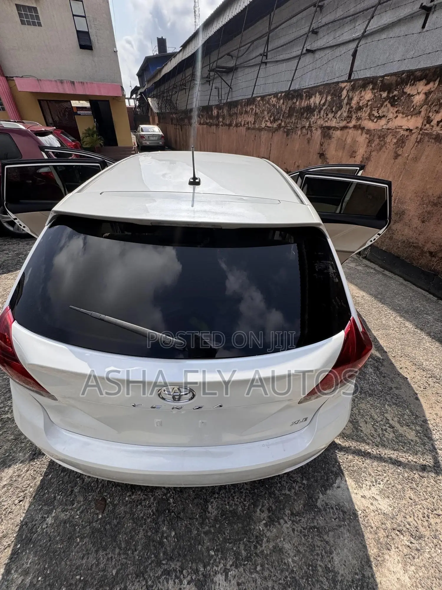 Toyota Venza XLE 4dr Wagon AWD (3.5L 6cyl 6A) 2014 White