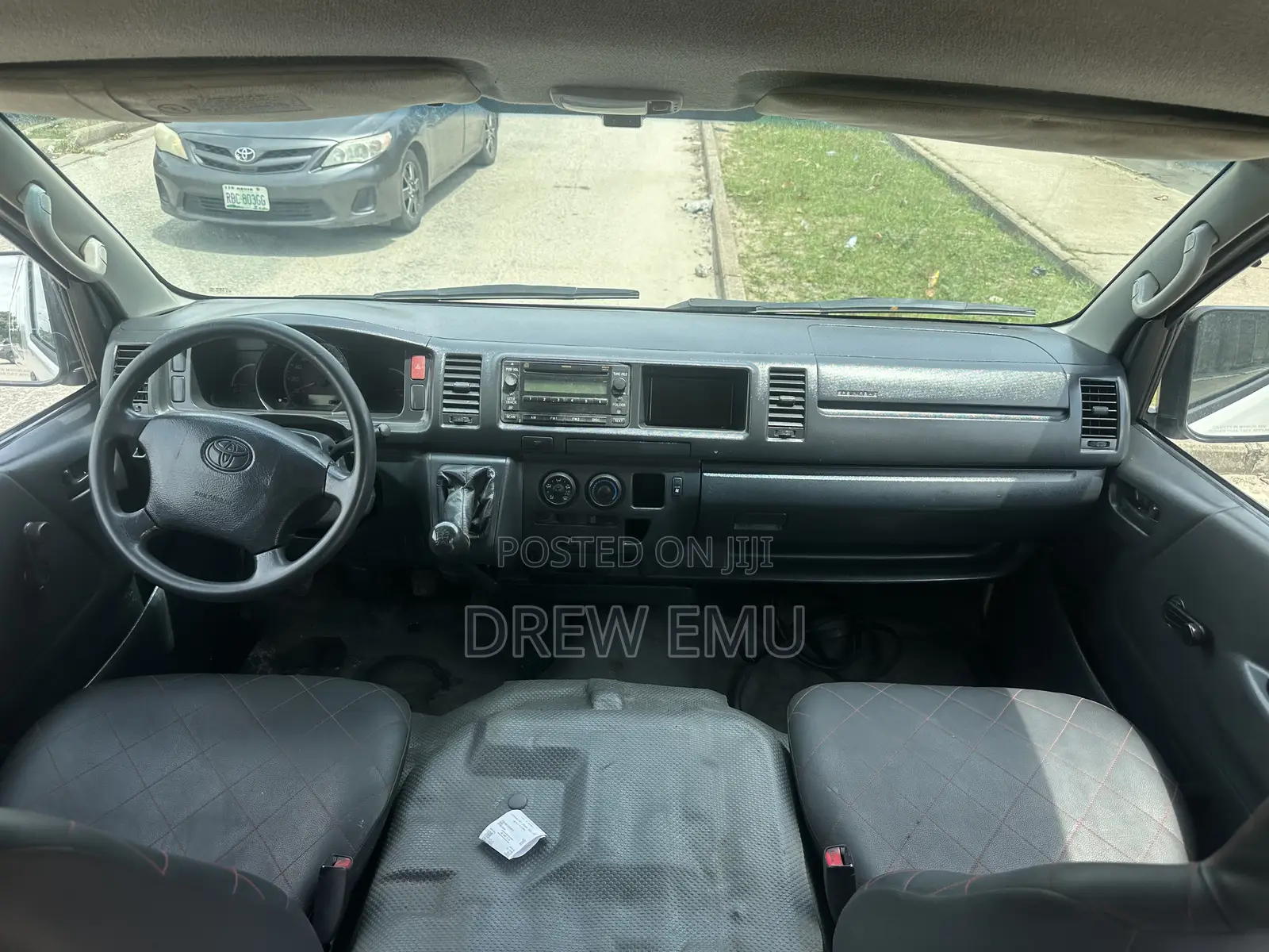 Toyota HiAce 2014 White