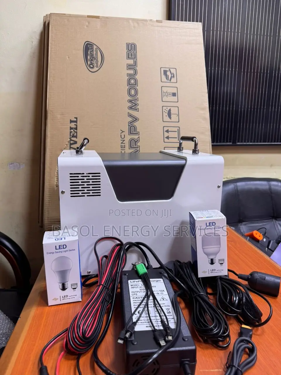 1000w Solar Generator  With 1.28kwh Lithium