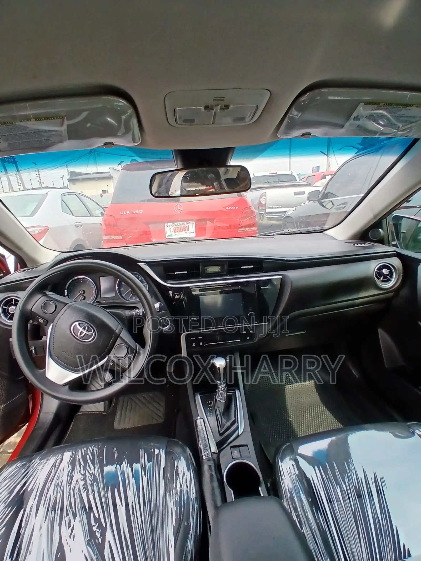 Toyota Corolla XLE 4dr Sedan (1.8L 4cyl CVT) 2017 Beige