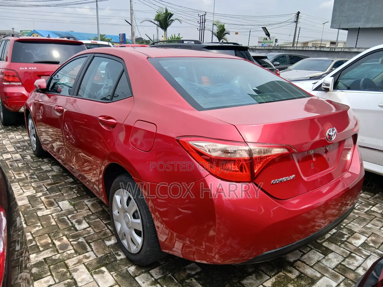 Toyota Corolla XLE 4dr Sedan (1.8L 4cyl CVT) 2017 Beige