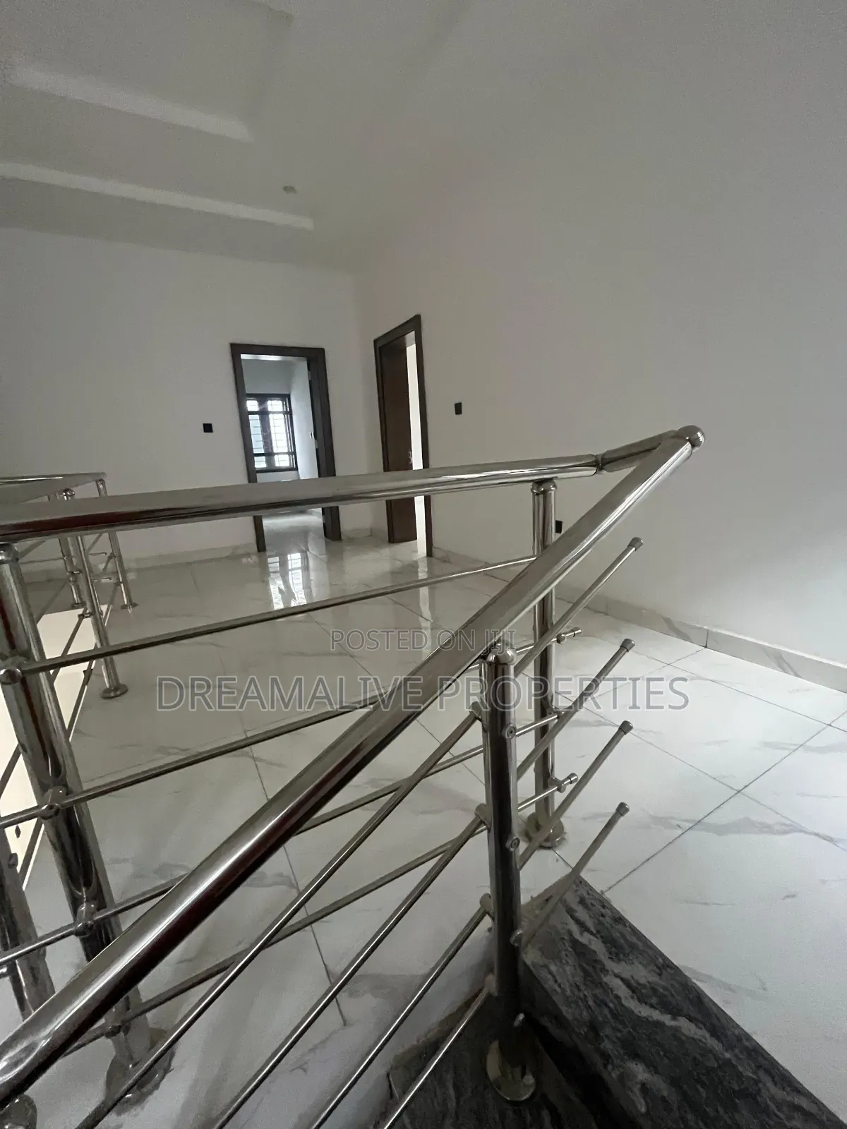 5bdrm Duplex in An Estate, Jahi for rent