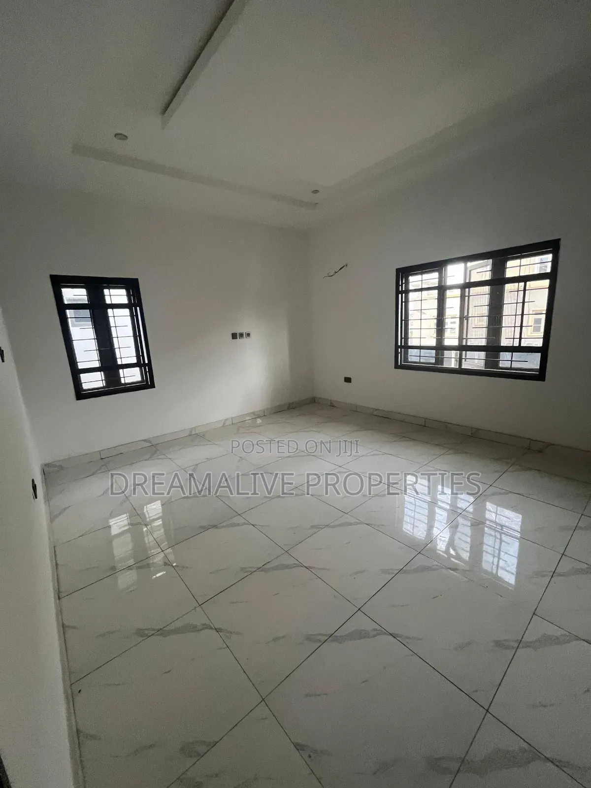 5bdrm Duplex in An Estate, Jahi for rent