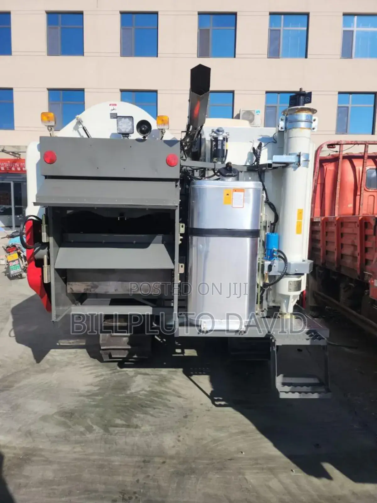 Combined Harvester Machine