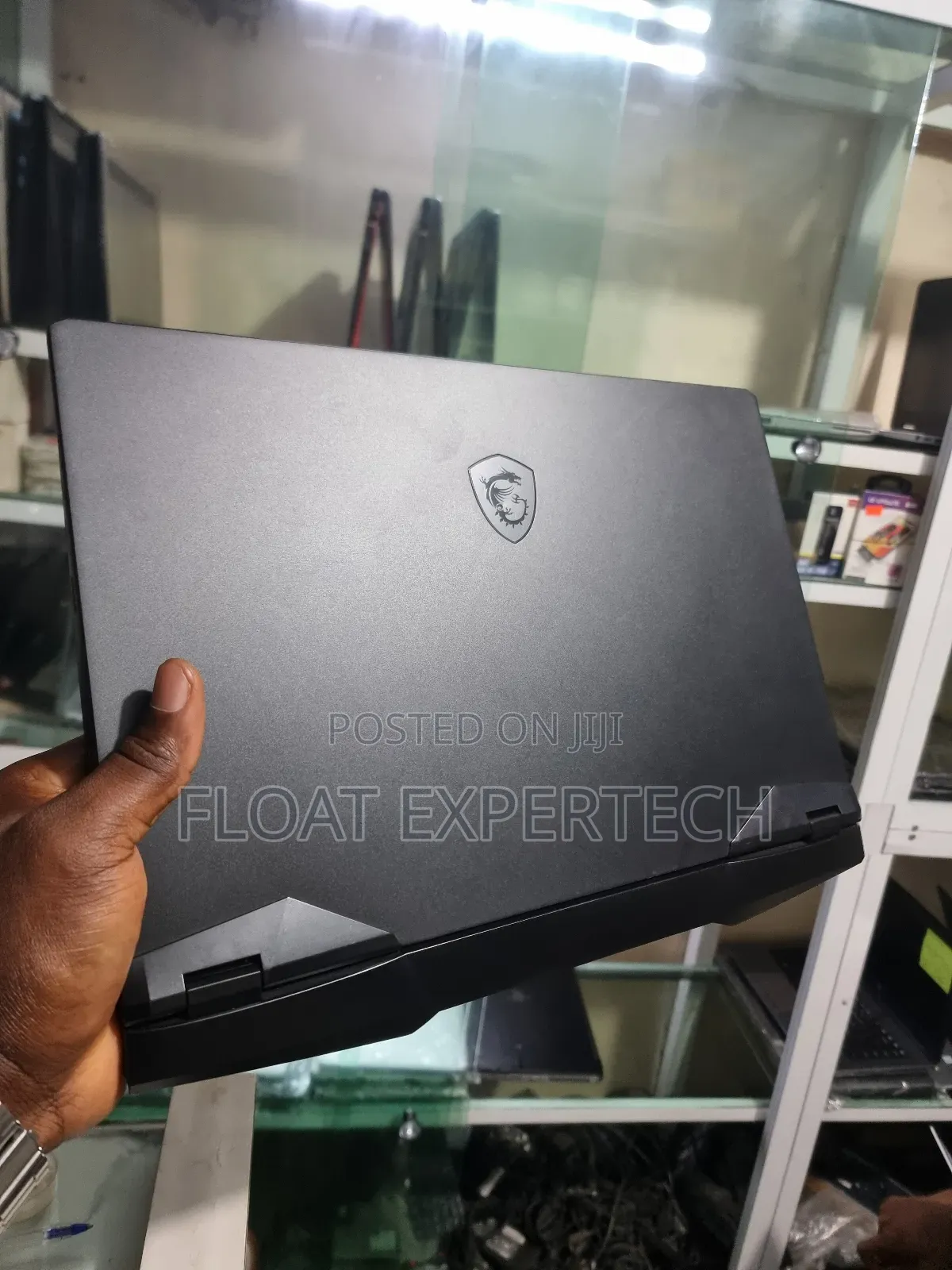 Laptop MSI GP66 LEOPARD 10UG 16GB Intel Core I7 SSD 1T